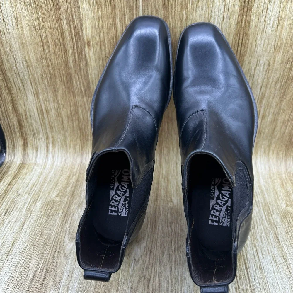 Salvatore Ferragamo Chelsea Boots Men's Size 9 Black Leather Lug Sole 38336